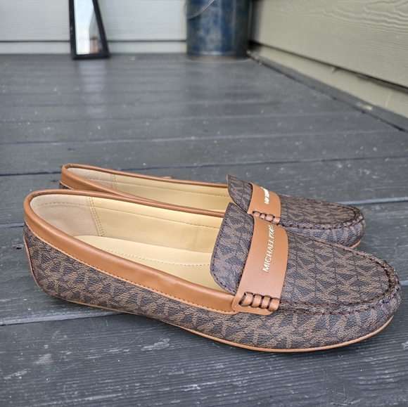 Michael Kors Signature Logo Loafers - Picture 12 of 14
